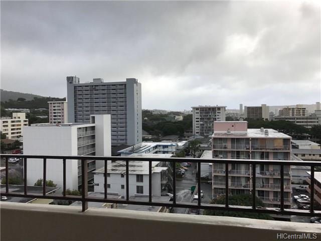 Punahou Hale/Oahuan Tower L condo # 1004, Honolulu, Hawaii - photo 2 of 9