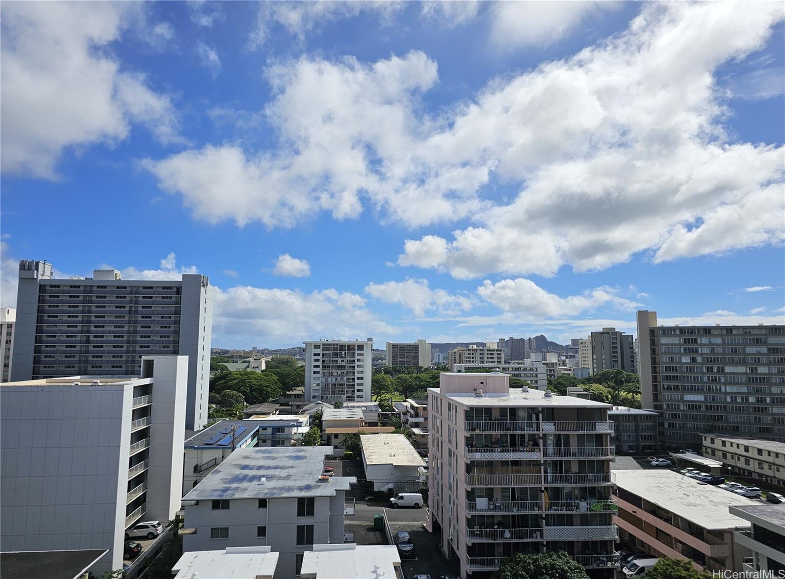 Punahou Hale/Oahuan Tower L condo # 1004, Honolulu, Hawaii - photo 2 of 8