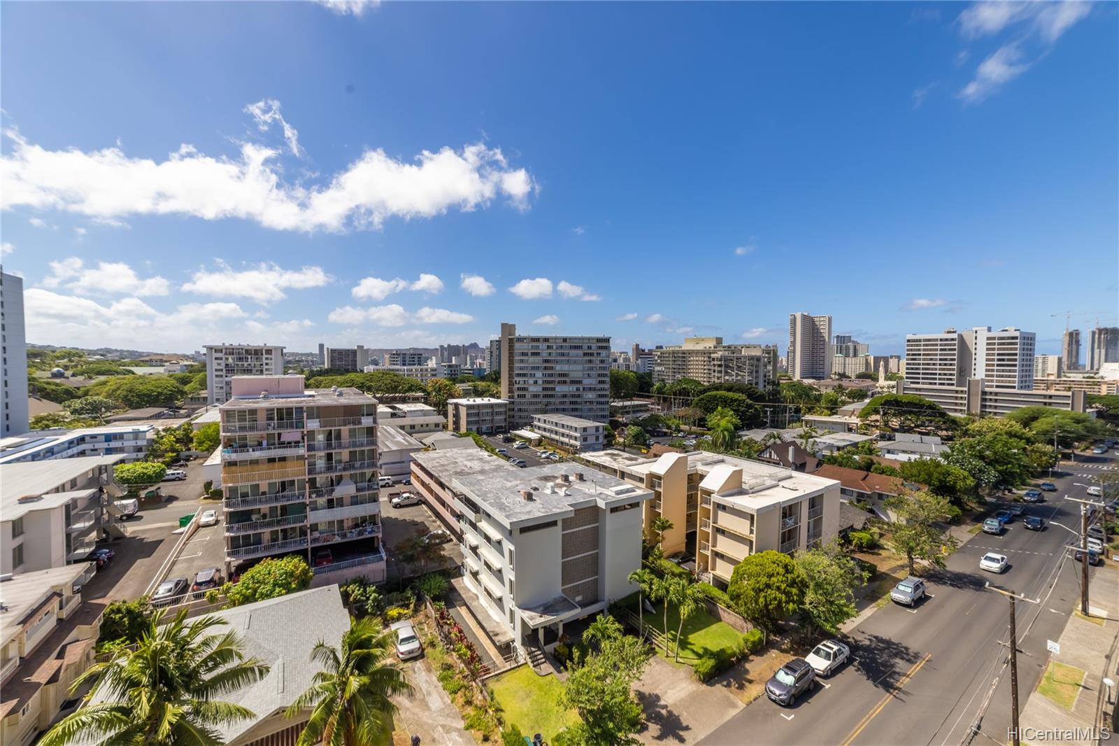 Punahou Hale/Oahuan Tower L condo # 1005, Honolulu, Hawaii - photo 17 of 20