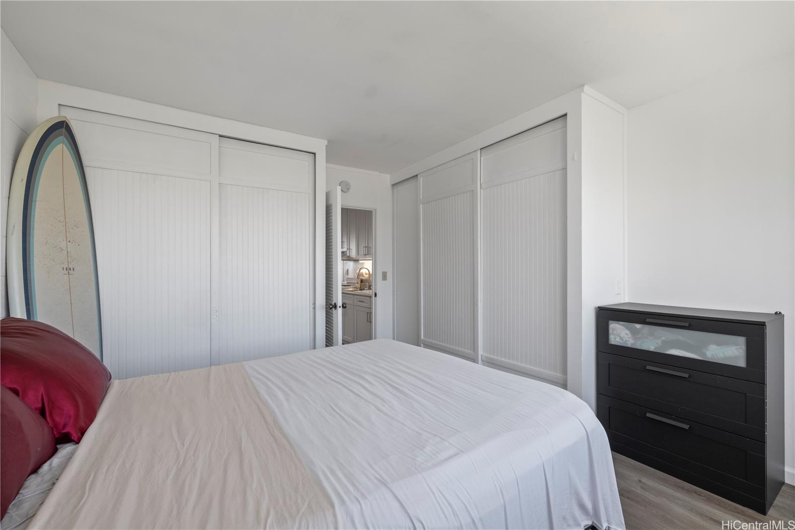 Punahou Hale/Oahuan Tower L condo # 1005, Honolulu, Hawaii - photo 12 of 22