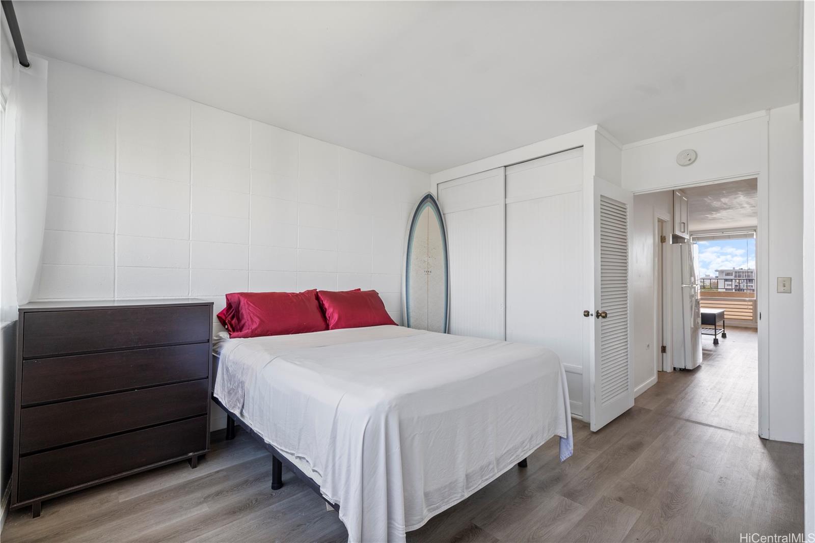 Punahou Hale/Oahuan Tower L condo # 1005, Honolulu, Hawaii - photo 13 of 22