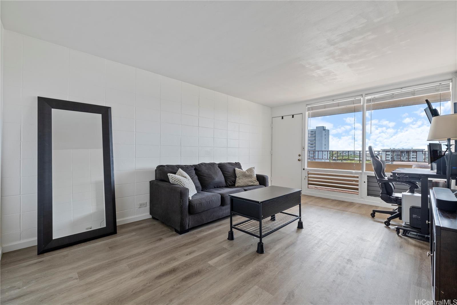 Punahou Hale/Oahuan Tower L condo # 1005, Honolulu, Hawaii - photo 9 of 22