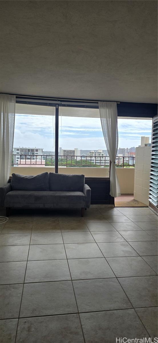 1710 Makiki Street Honolulu - Rental - photo 3 of 13