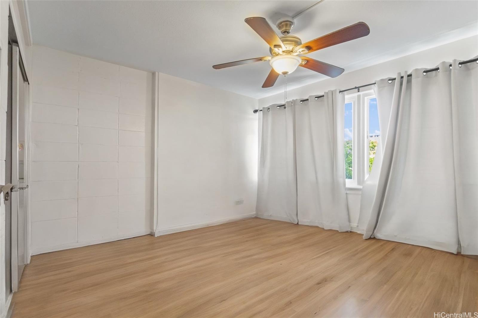 Punahou Hale/Oahuan Tower L condo # 301, Honolulu, Hawaii - photo 11 of 25