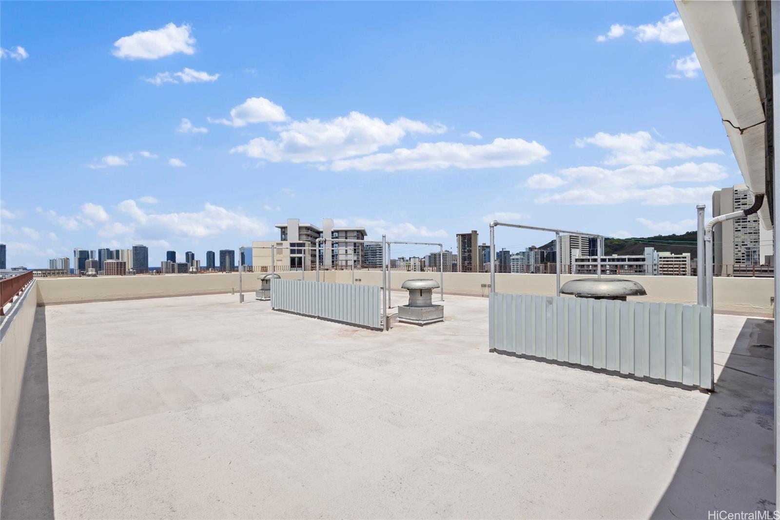 Punahou Hale/Oahuan Tower L condo # 301, Honolulu, Hawaii - photo 15 of 25