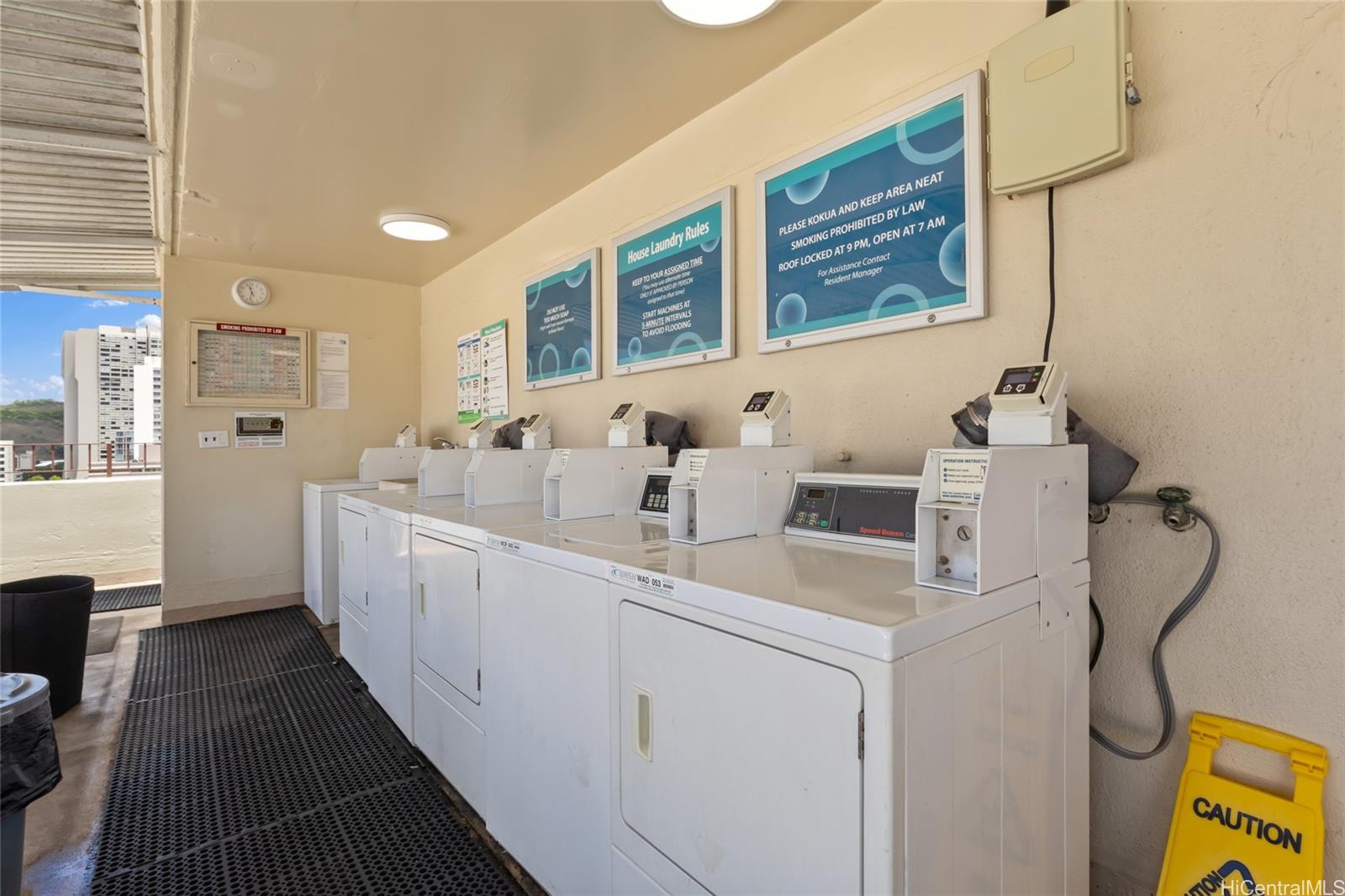 Punahou Hale/Oahuan Tower L condo # 301, Honolulu, Hawaii - photo 17 of 25