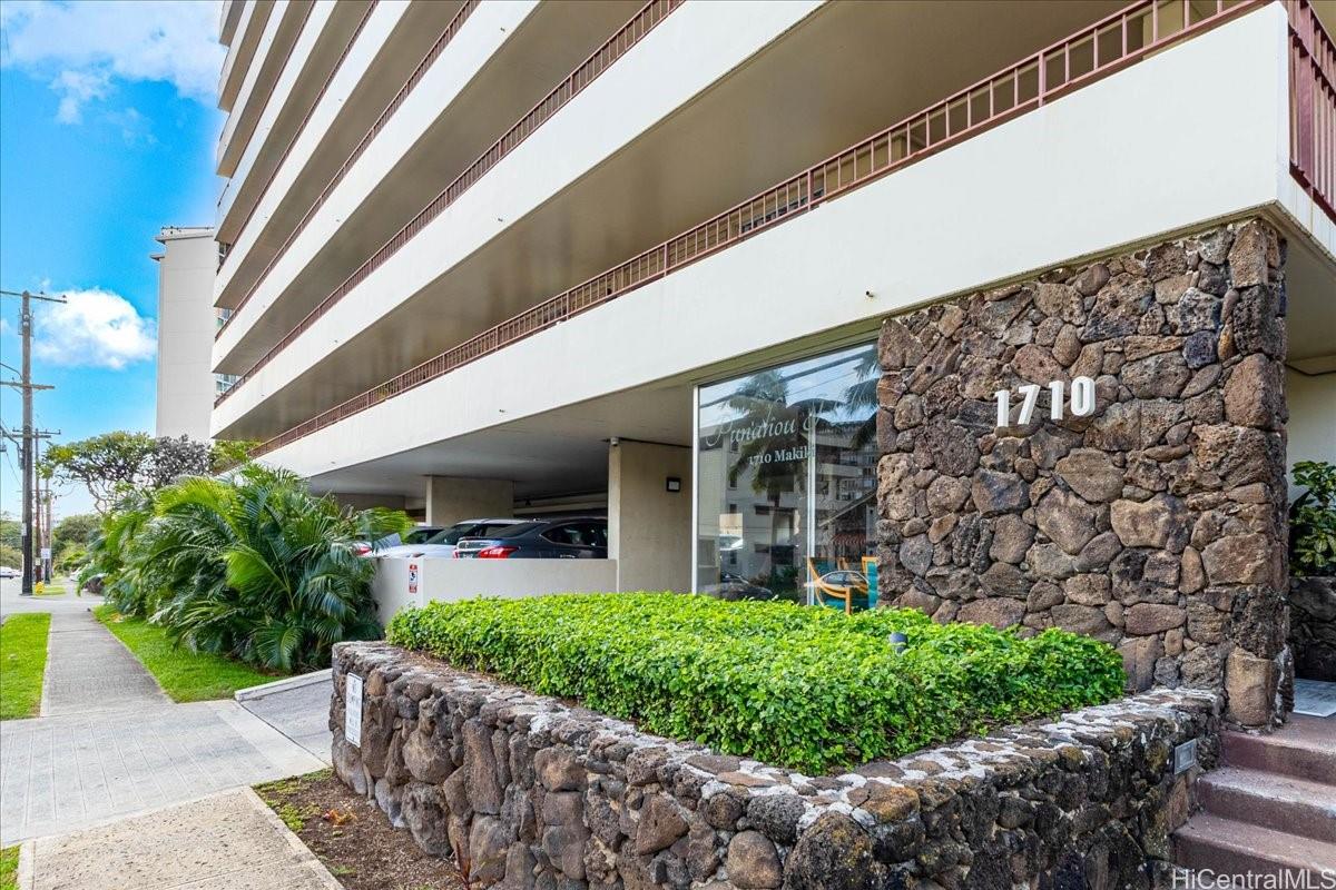 Punahou Hale/Oahuan Tower L condo # 307, Honolulu, Hawaii - photo 12 of 13
