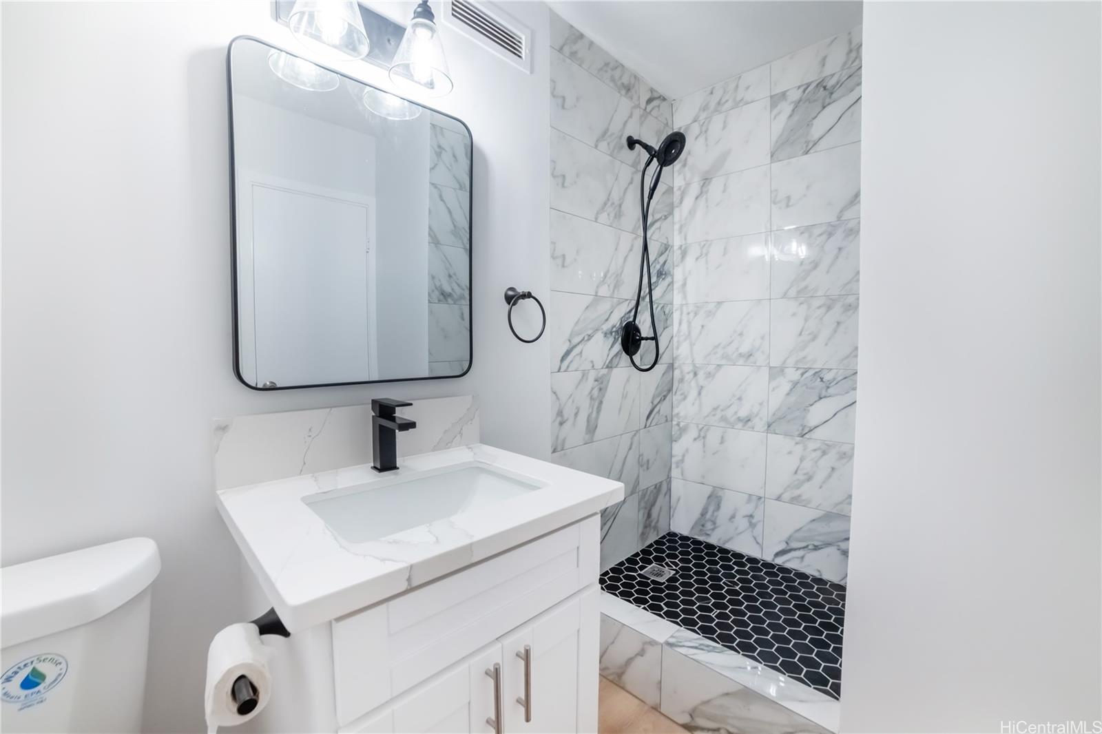 Punahou Hale/Oahuan Tower L condo # 605, Honolulu, Hawaii - photo 13 of 23