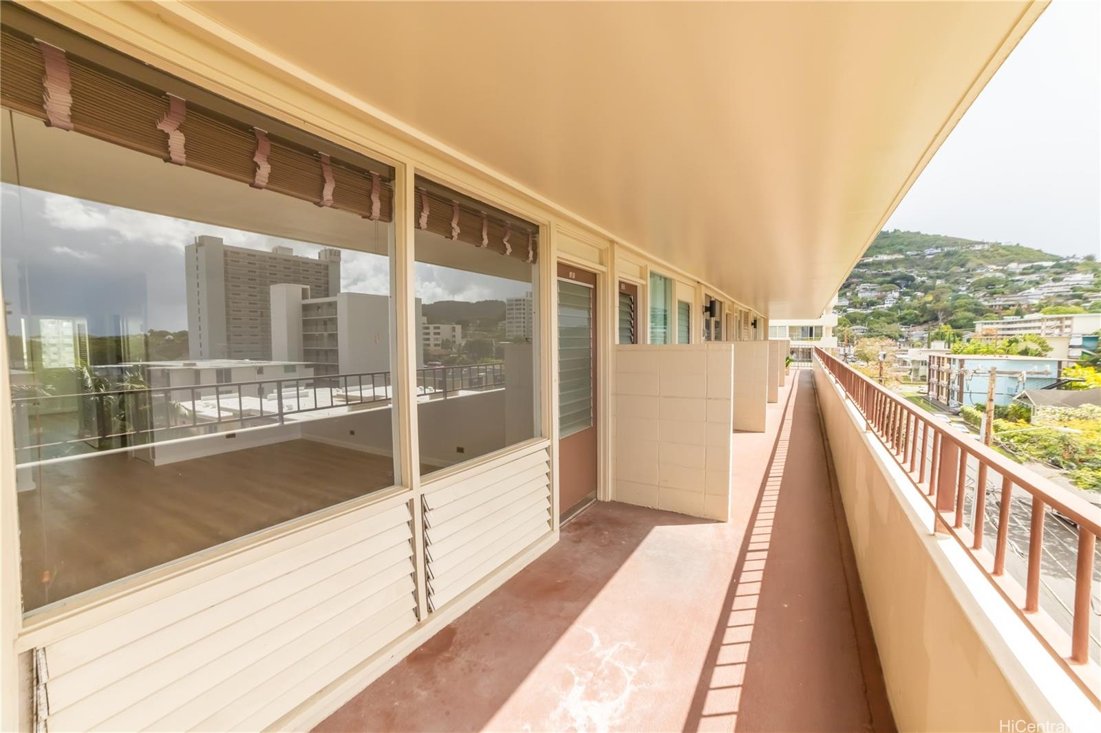 Punahou Hale/Oahuan Tower L condo # 605, Honolulu, Hawaii - photo 17 of 23