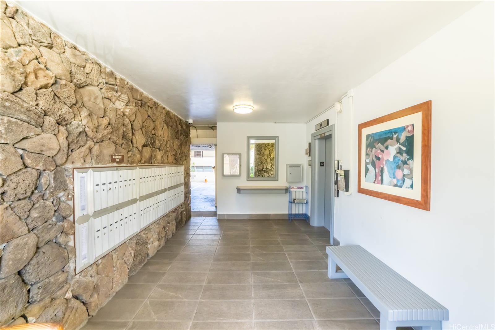 Punahou Hale/Oahuan Tower L condo # 605, Honolulu, Hawaii - photo 19 of 23