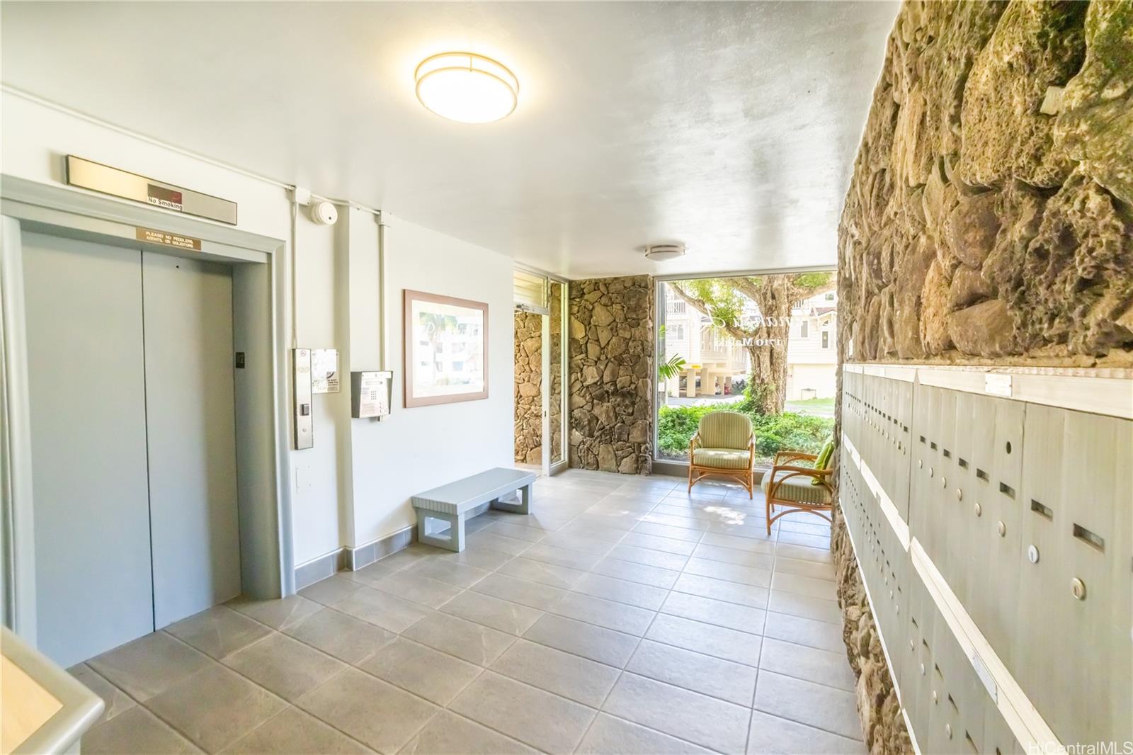 Punahou Hale/Oahuan Tower L condo # 605, Honolulu, Hawaii - photo 20 of 23