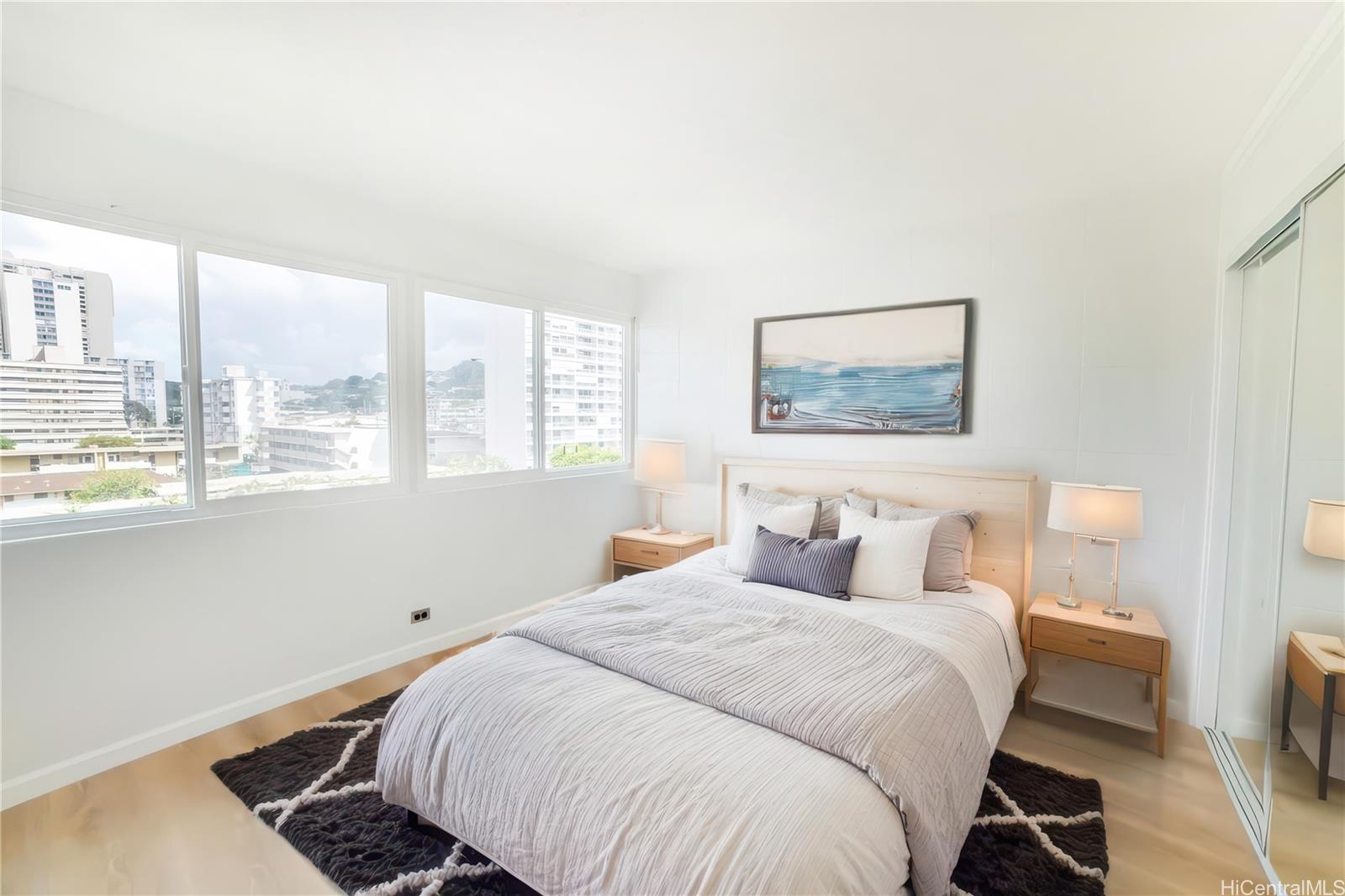 Punahou Hale/Oahuan Tower L condo # 605, Honolulu, Hawaii - photo 7 of 23