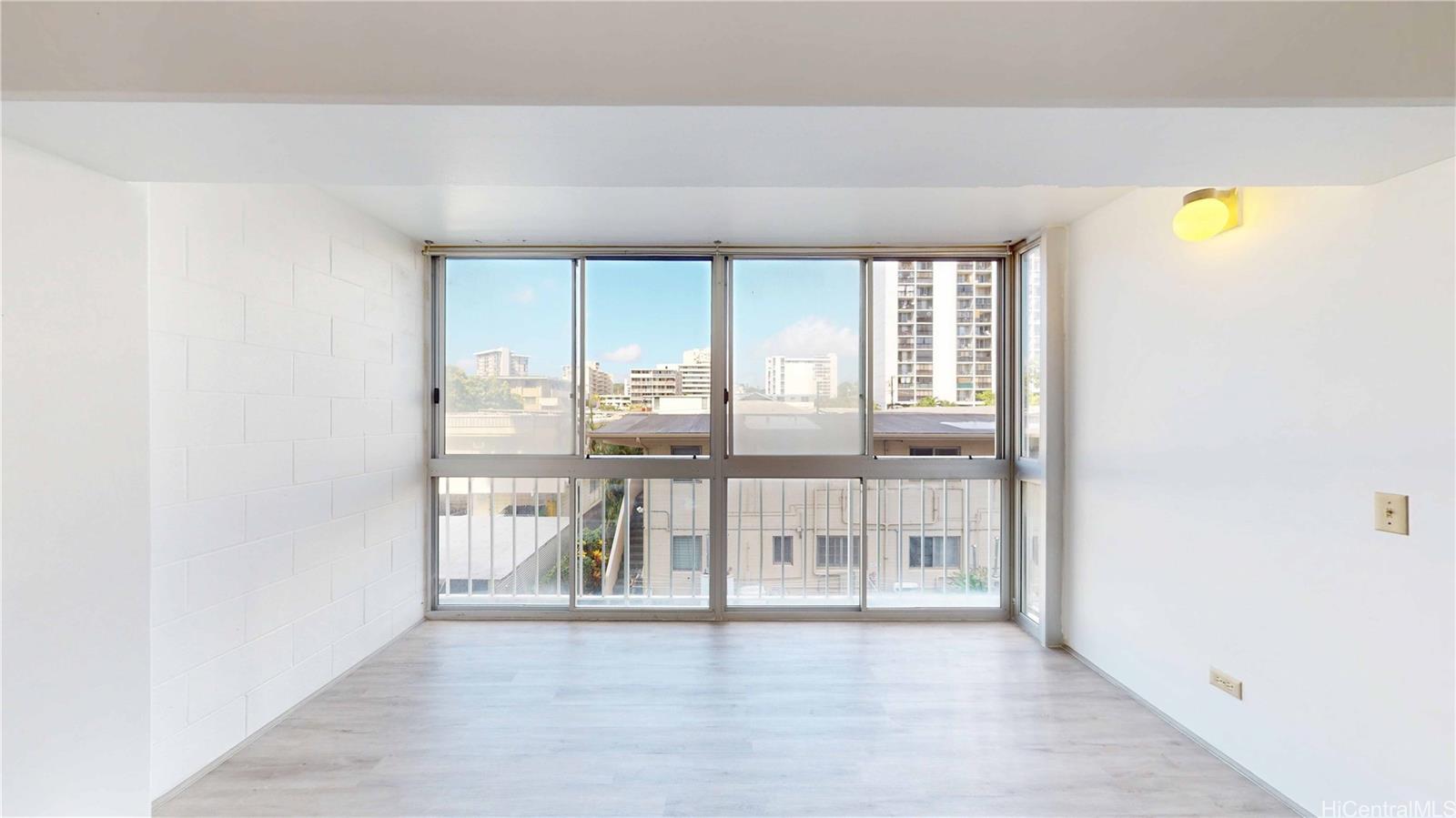 1710 Punahou St Honolulu - Rental - photo 3 of 22