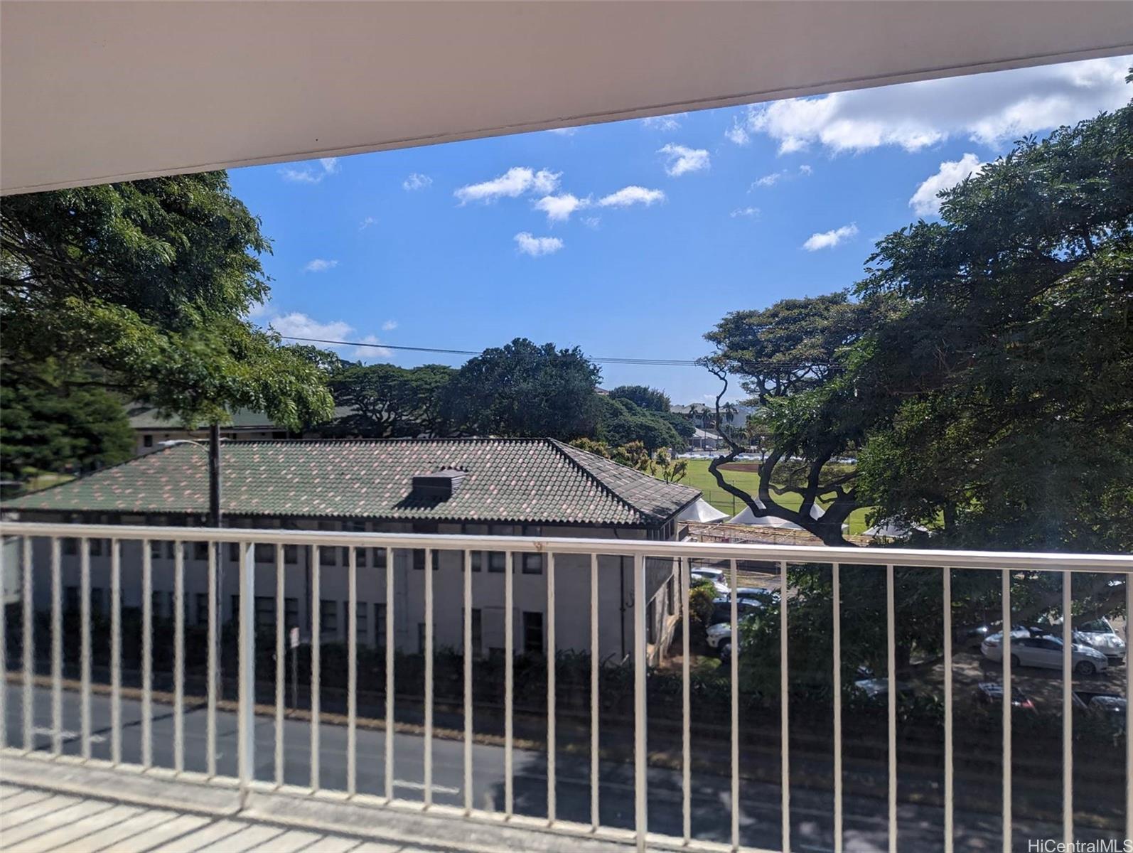 1710 Punahou Street Honolulu - Rental - photo 4 of 20
