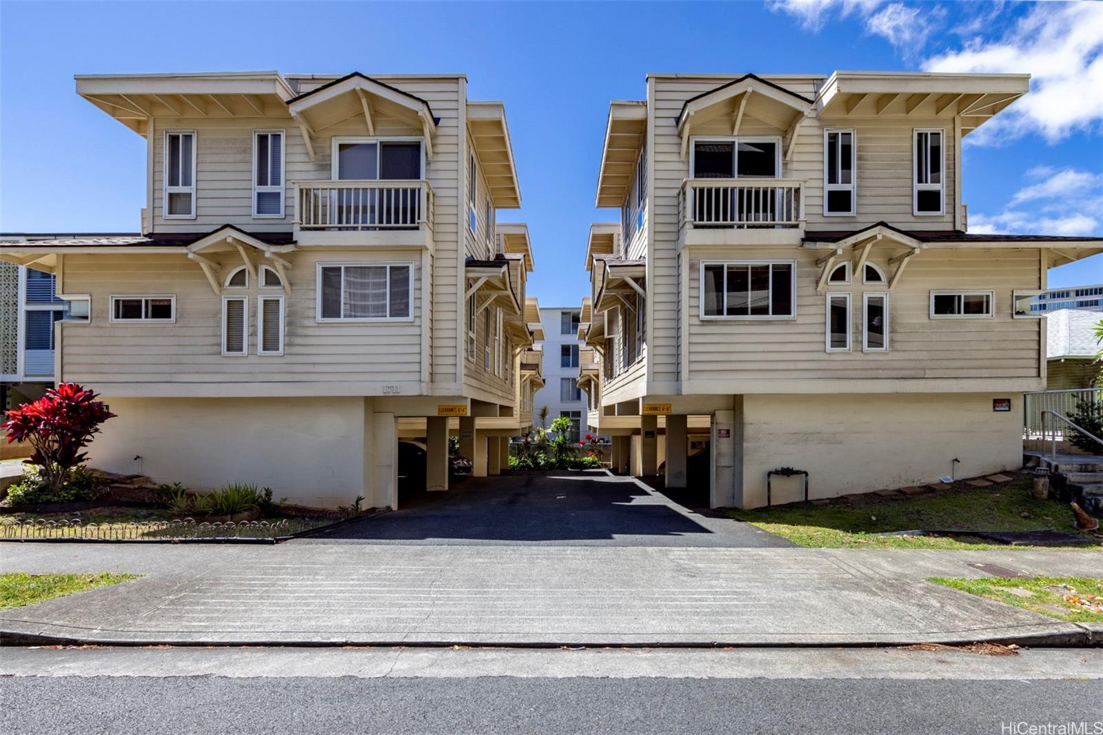 1711 Makiki Street 301 Honolulu Hawaii Rental Royal GardenMakiki