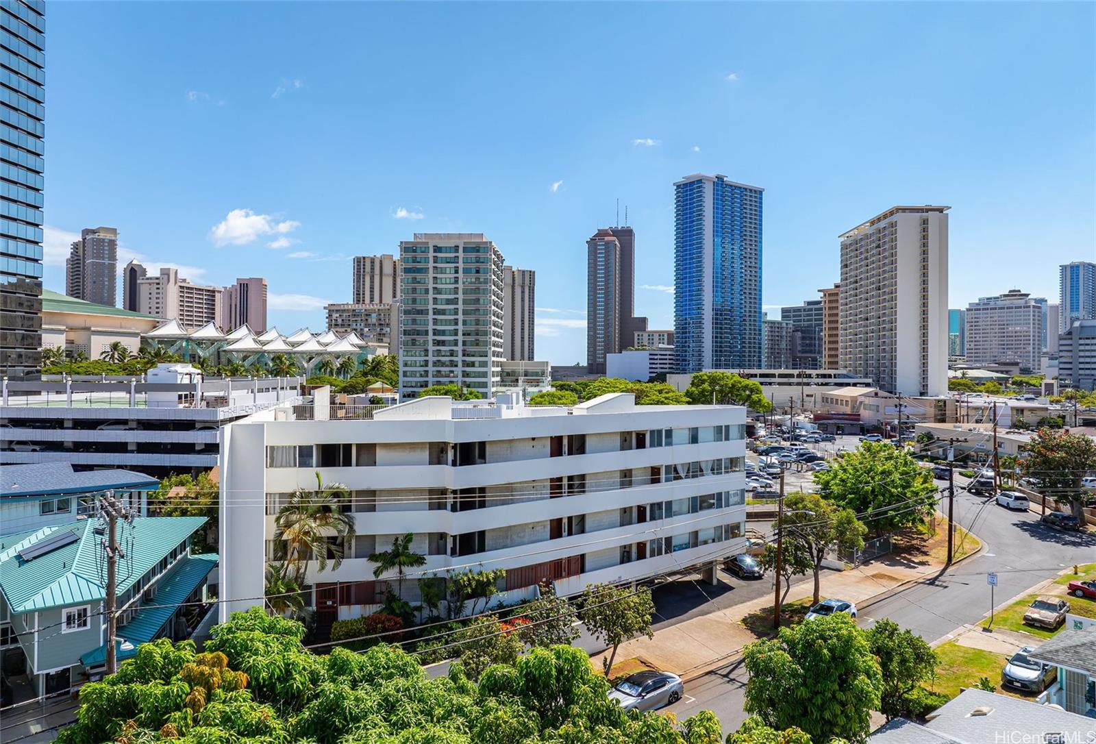 FERN GARDENS condo # 303, Honolulu, Hawaii - photo 10 of 12