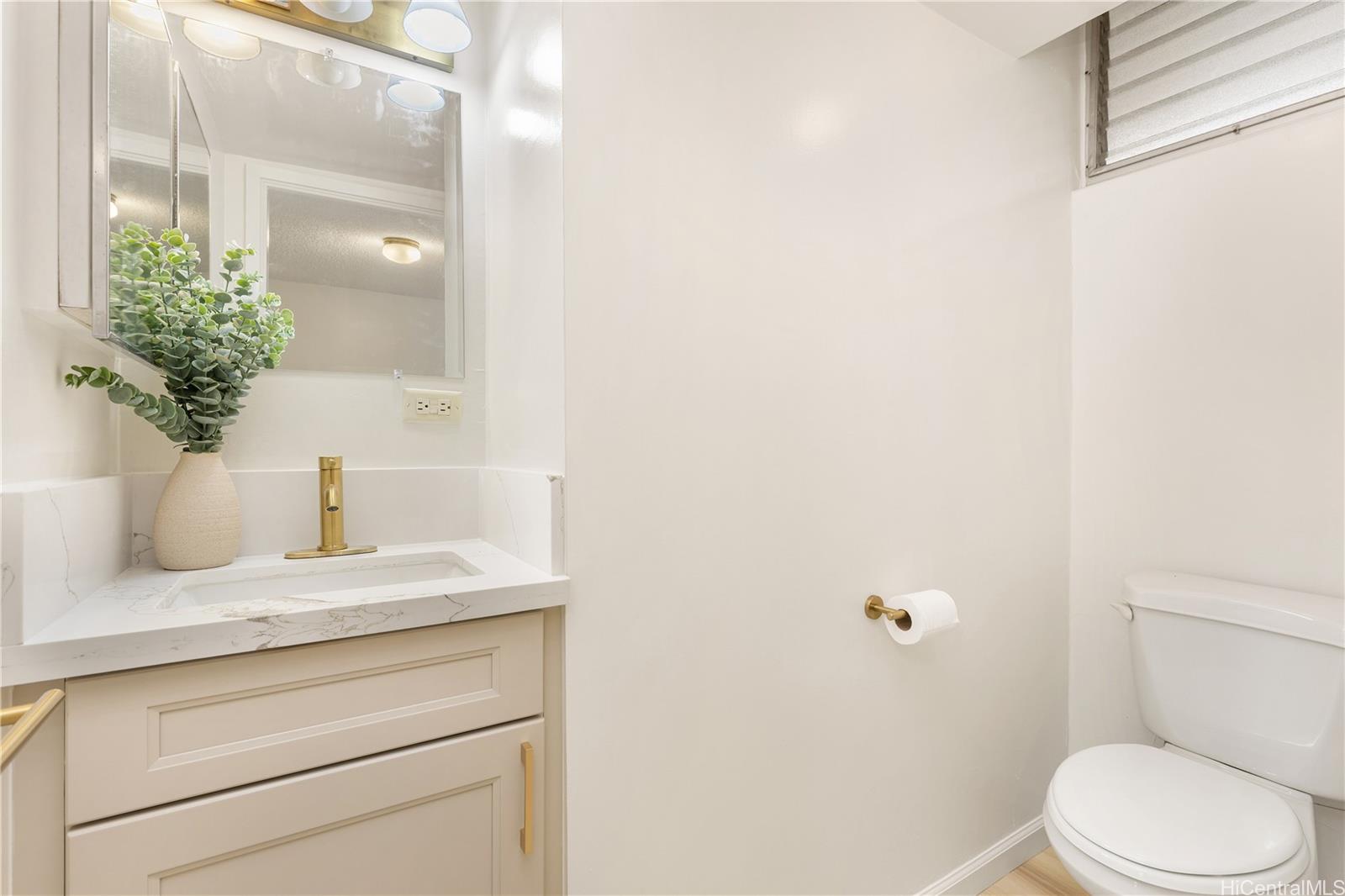 Mokulani Apts condo # 201, Honolulu, Hawaii - photo 10 of 15