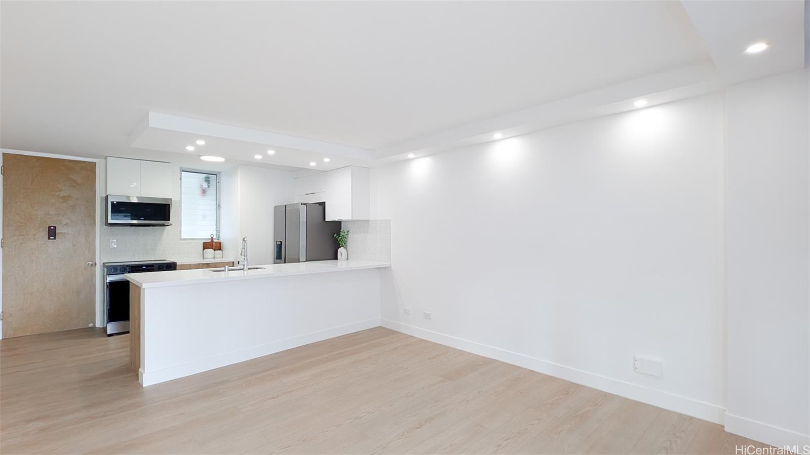 Mokulani Apts condo # 304, Honolulu, Hawaii - photo 3 of 21