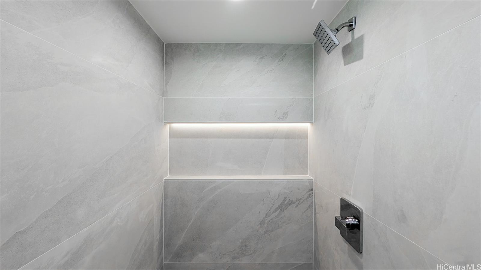 Mokulani Apts condo # 501, Honolulu, Hawaii - photo 4 of 25