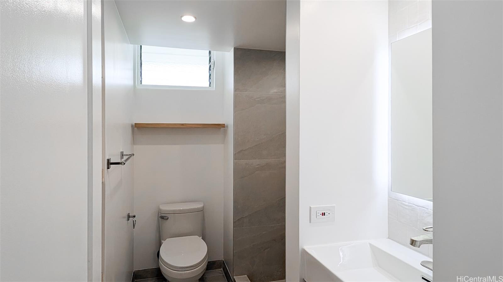 Mokulani Apts condo # 501, Honolulu, Hawaii - photo 5 of 25