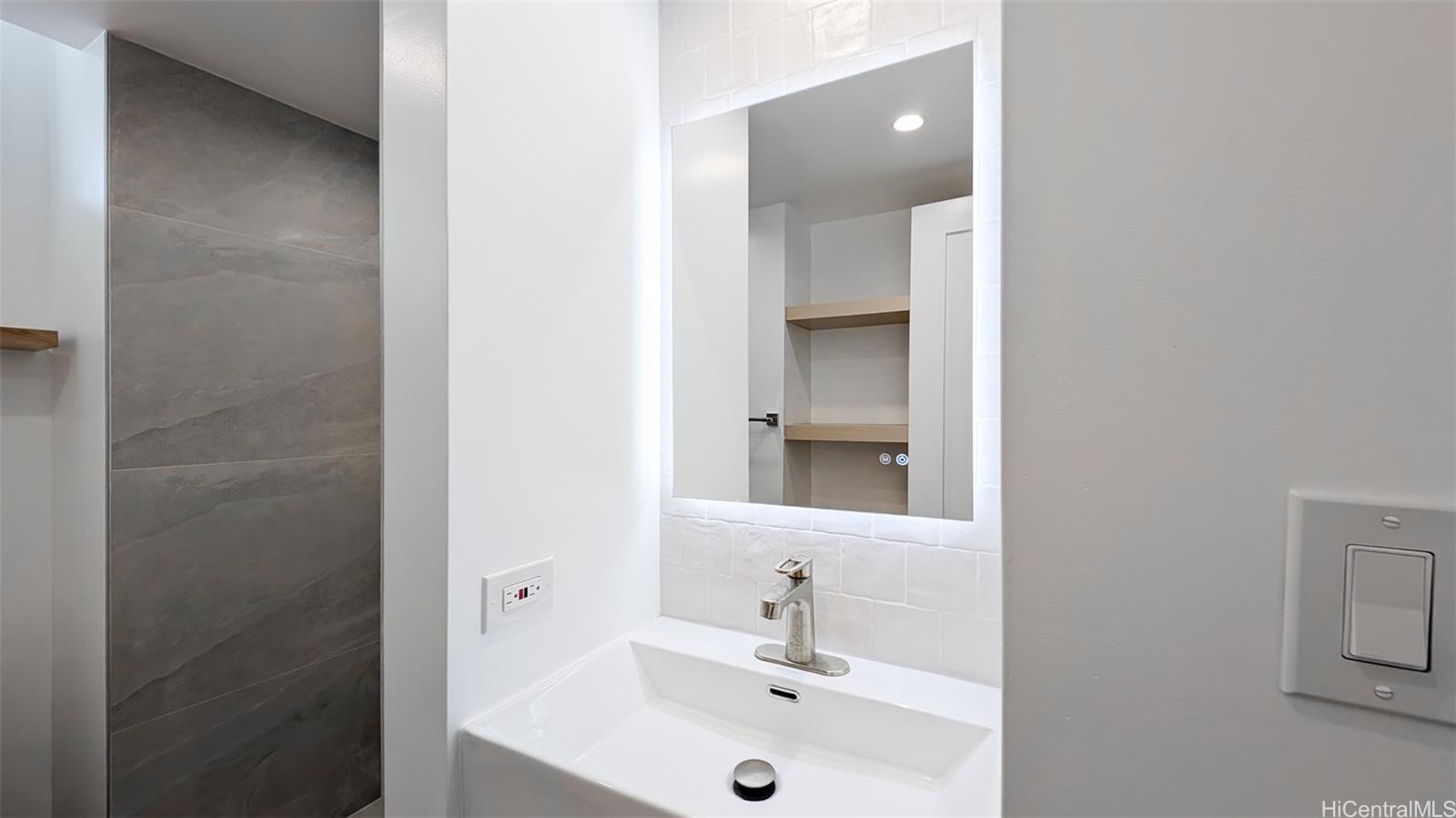 Mokulani Apts condo # 501, Honolulu, Hawaii - photo 9 of 24