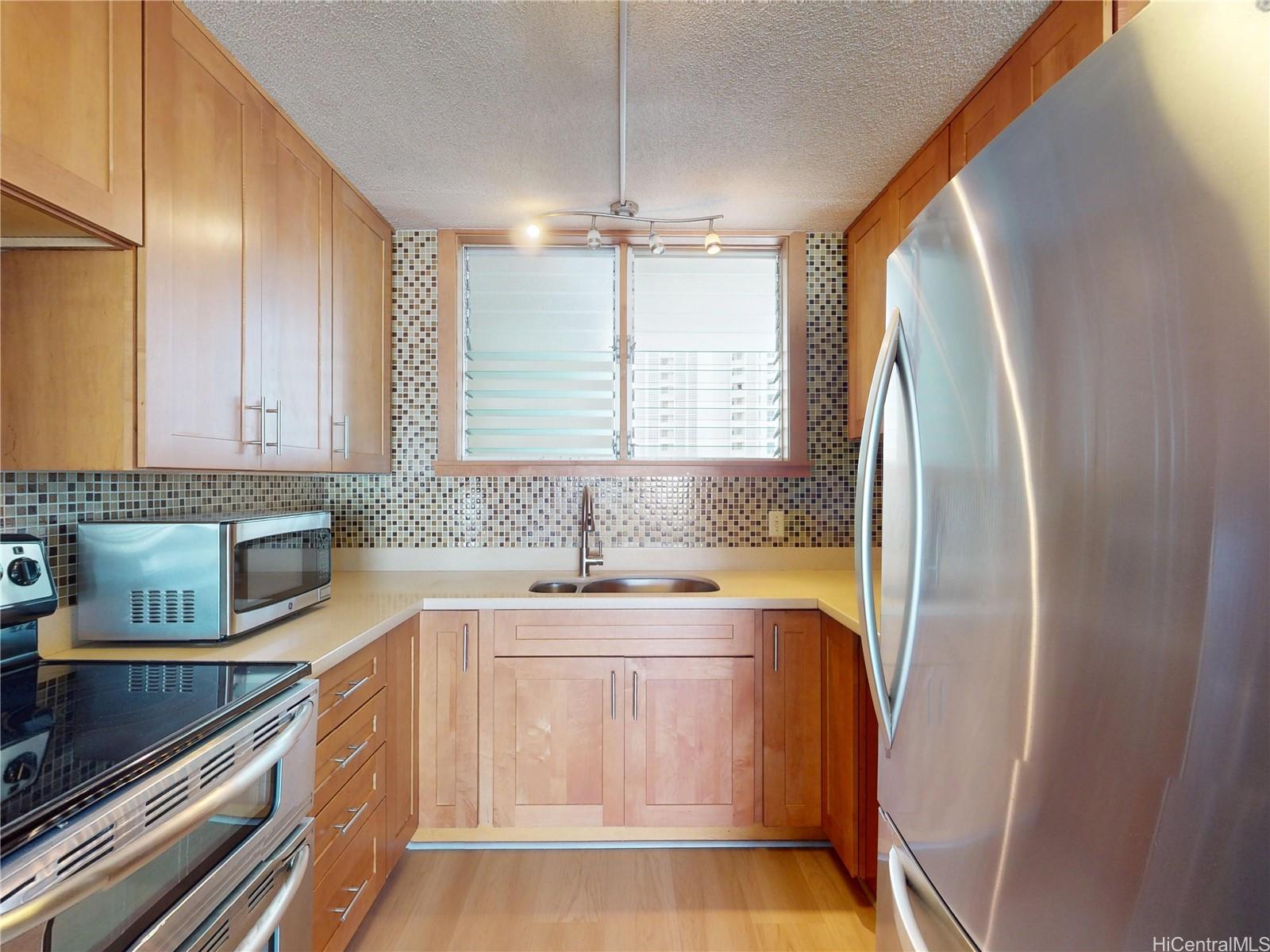 1717 Ala Wai condo # 1003, Honolulu, Hawaii - photo 5 of 25