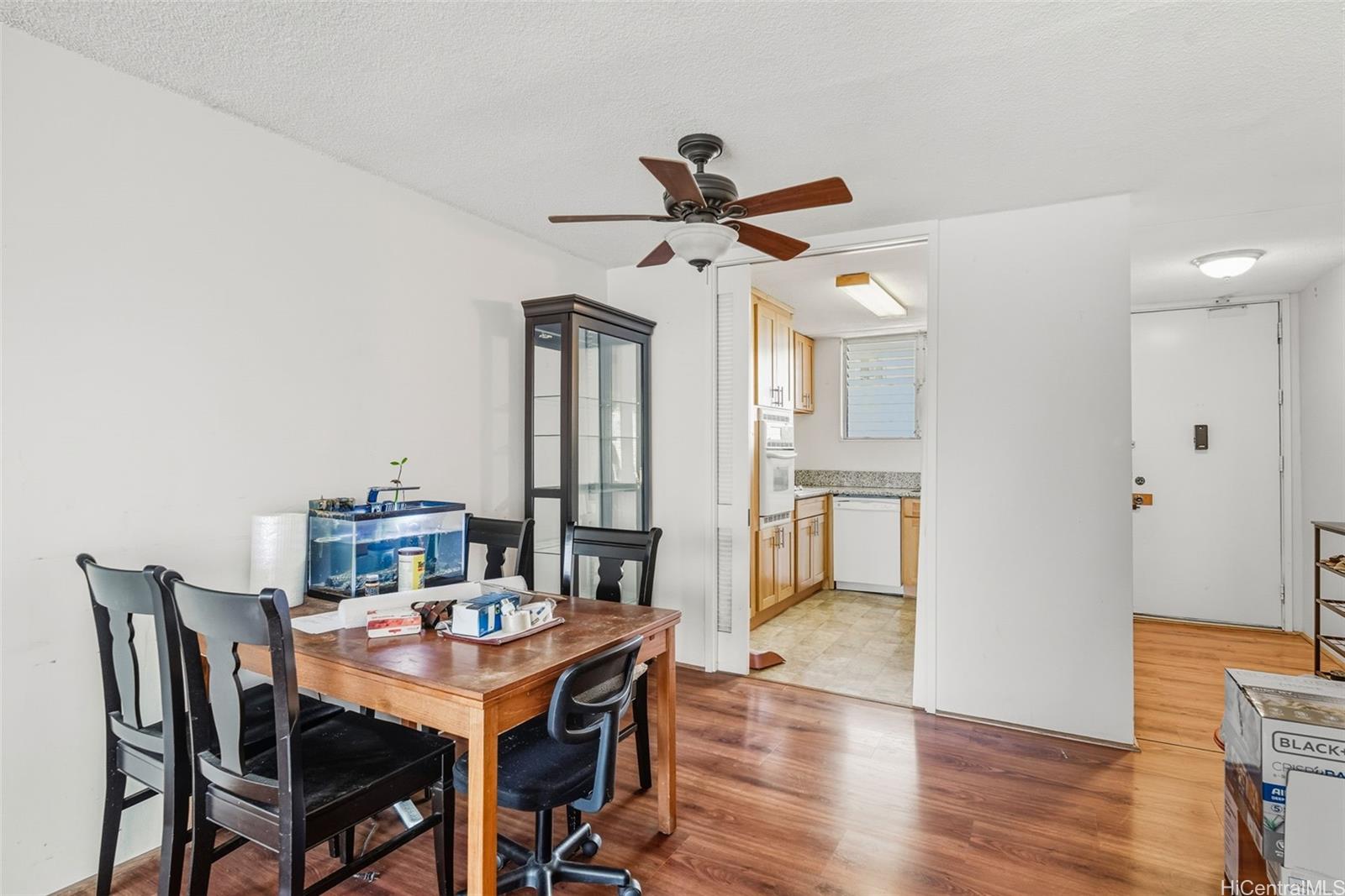 1717 Ala Wai condo # 1109, Honolulu, Hawaii - photo 3 of 25