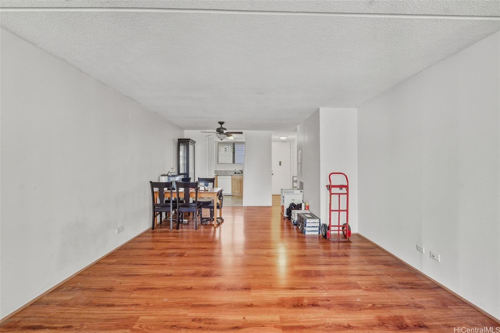 1717 Ala Wai condo # 1109, Honolulu, Hawaii - photo 5 of 25