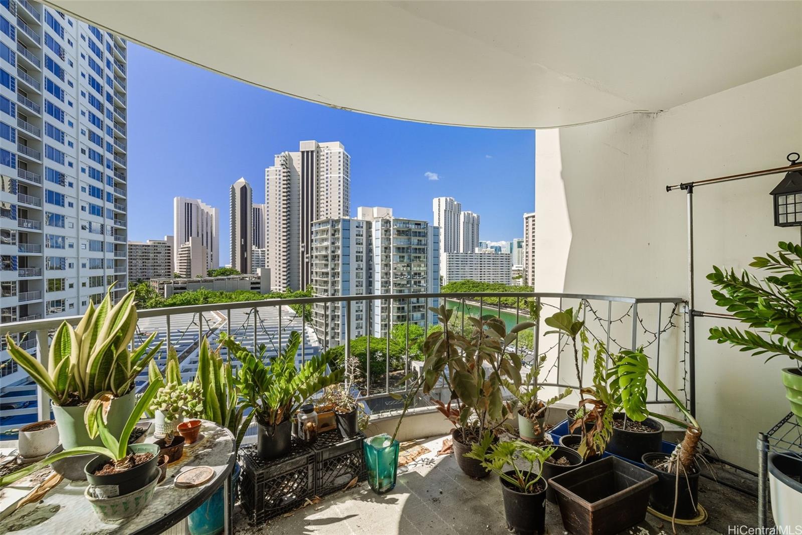 1717 Ala Wai condo # 1109, Honolulu, Hawaii - photo 7 of 25