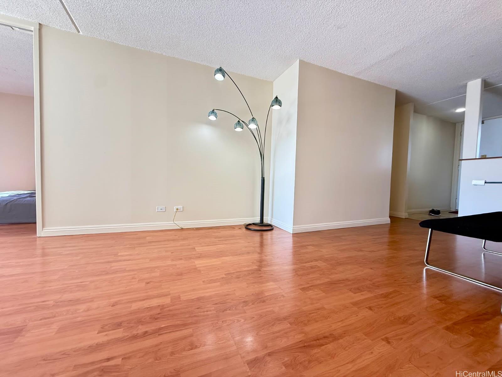 1717 Ala Wai condo # 1308, Honolulu, Hawaii - photo 4 of 21