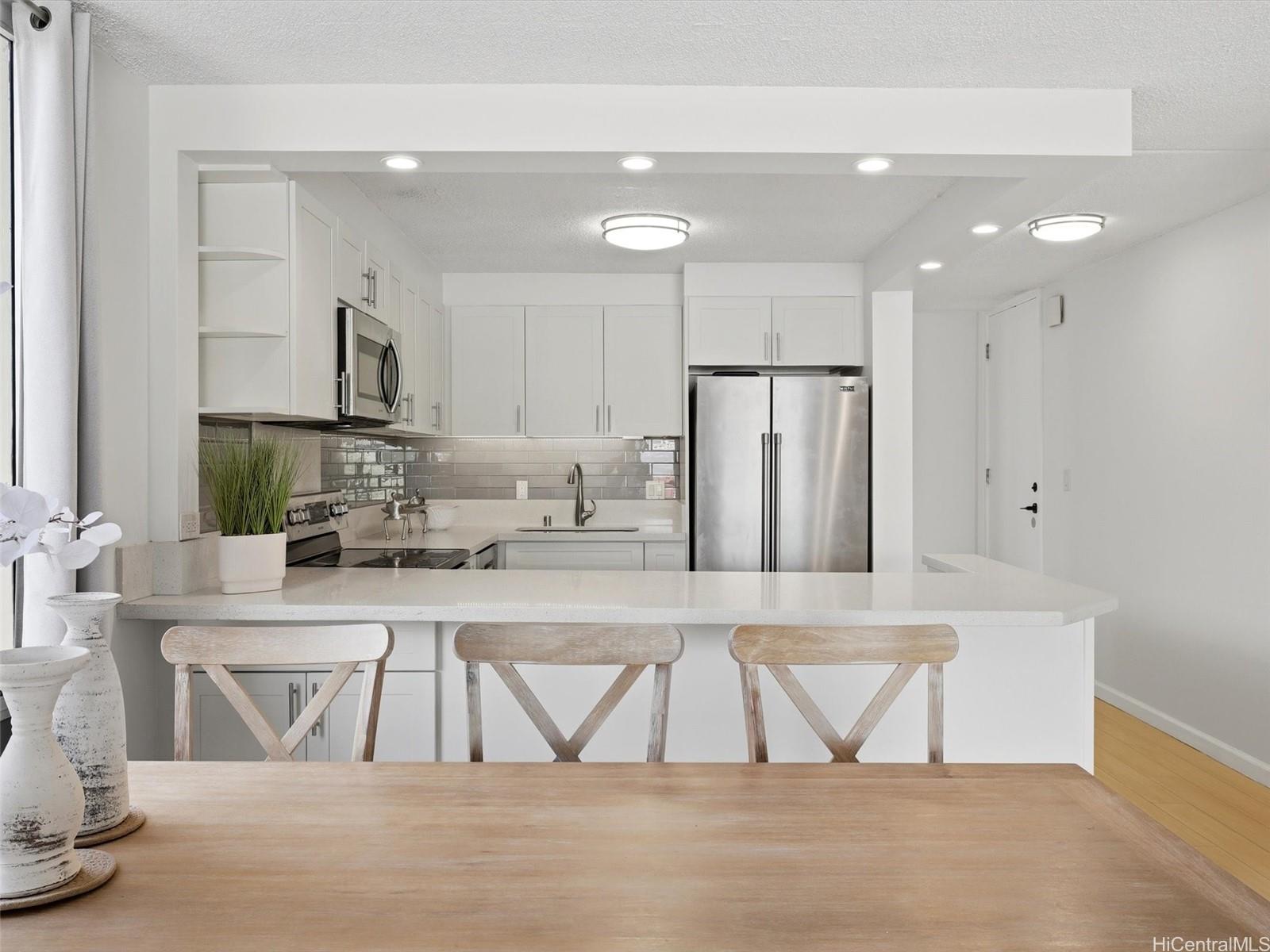 1717 Ala Wai condo # 1501, Honolulu, Hawaii - photo 2 of 25