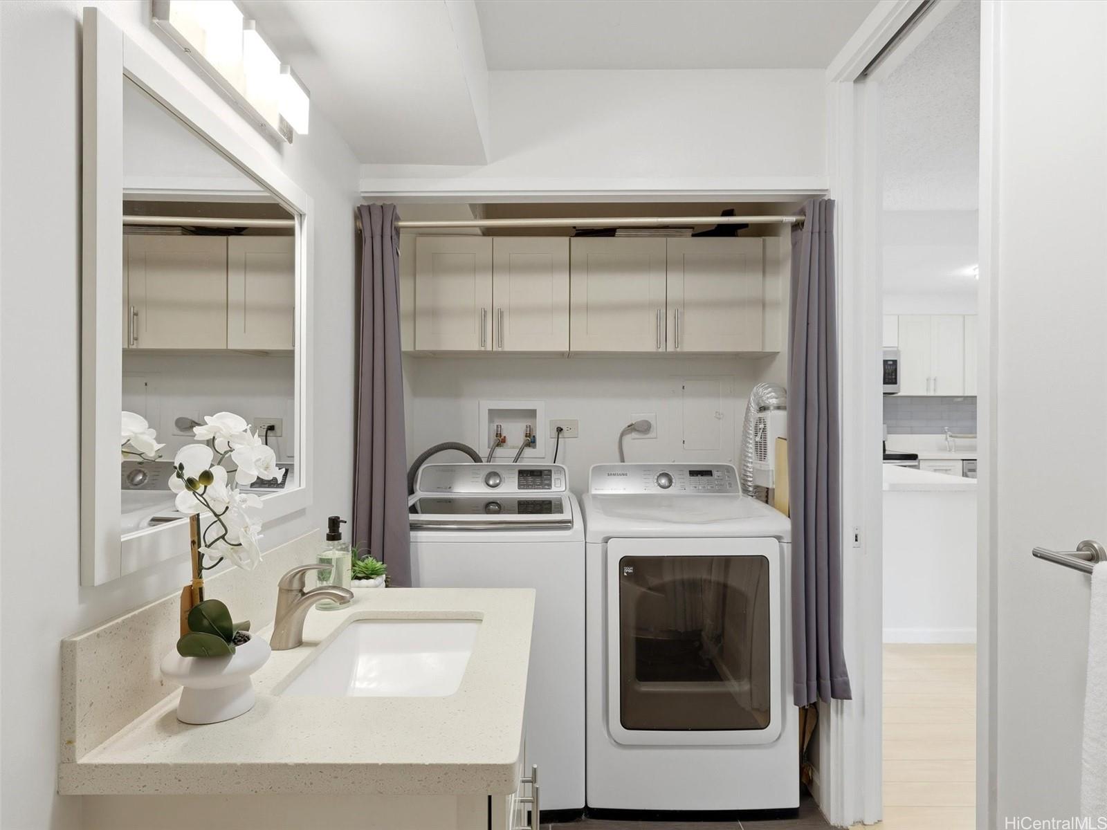 1717 Ala Wai condo # 1501, Honolulu, Hawaii - photo 12 of 25