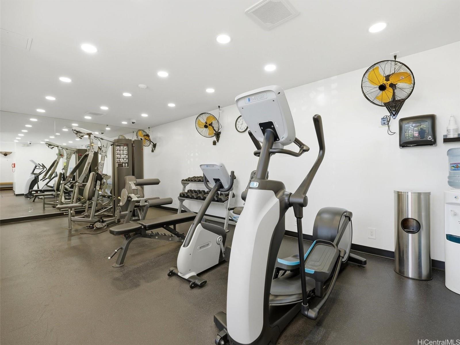 1717 Ala Wai condo # 1501, Honolulu, Hawaii - photo 19 of 25