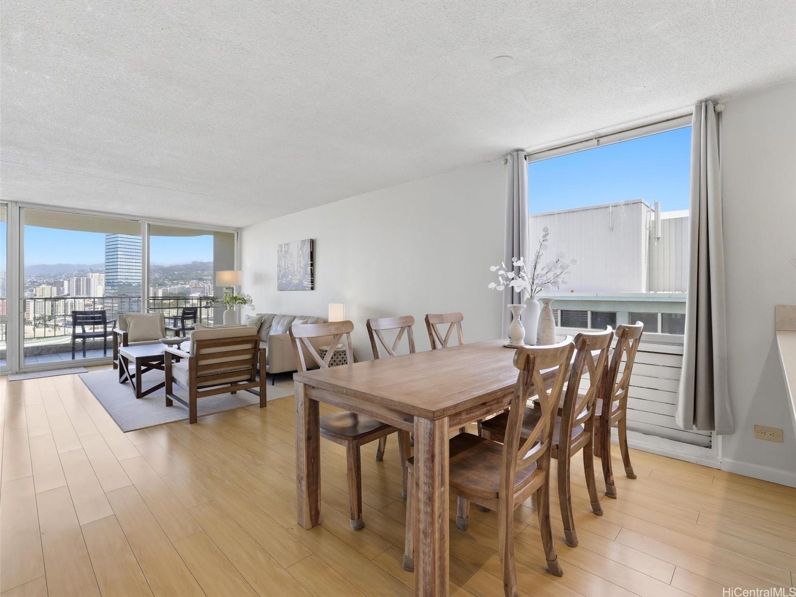 1717 Ala Wai condo # 1501, Honolulu, Hawaii - photo 5 of 25