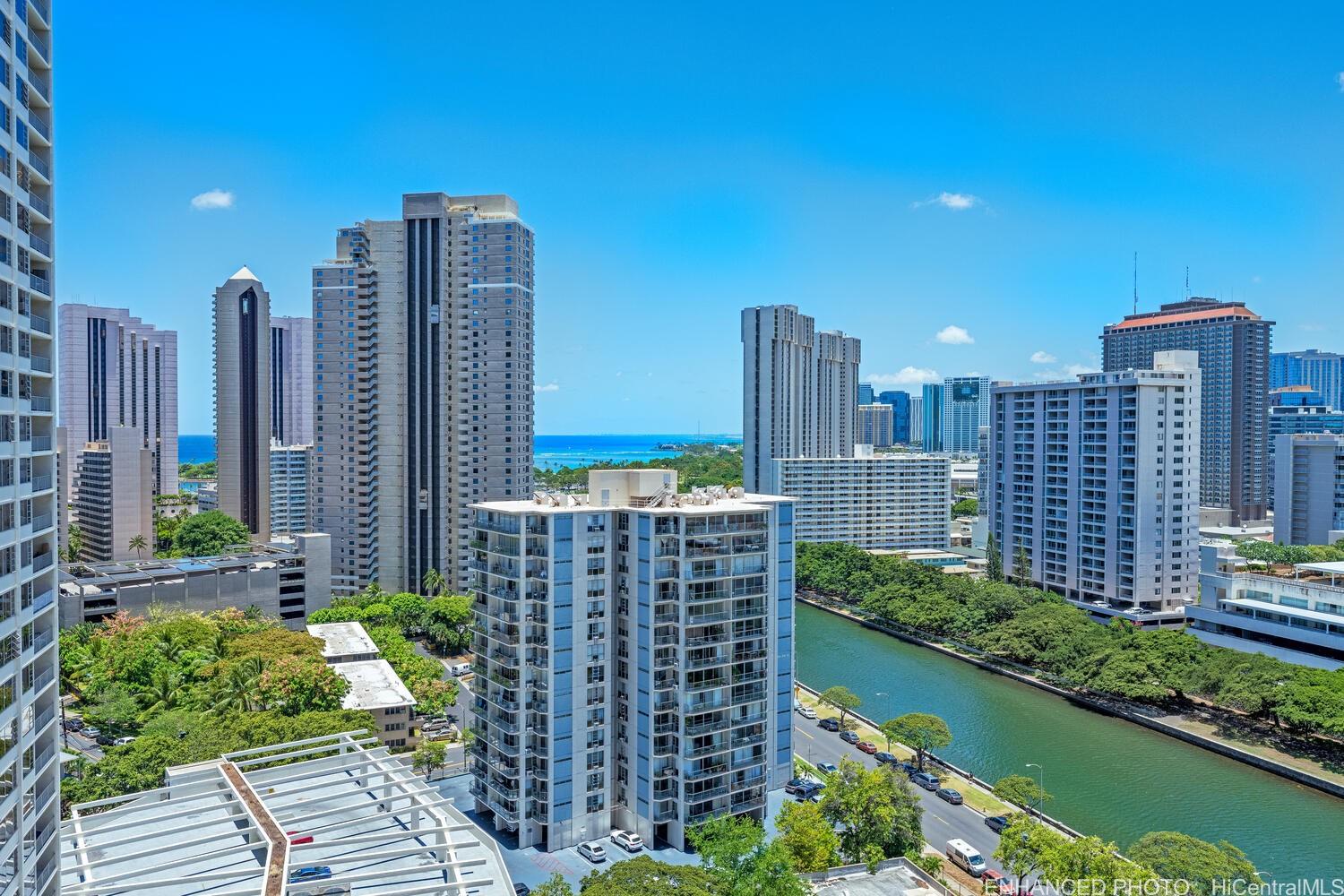 1717 Ala Wai condo # 2010, Honolulu, Hawaii - photo 4 of 23