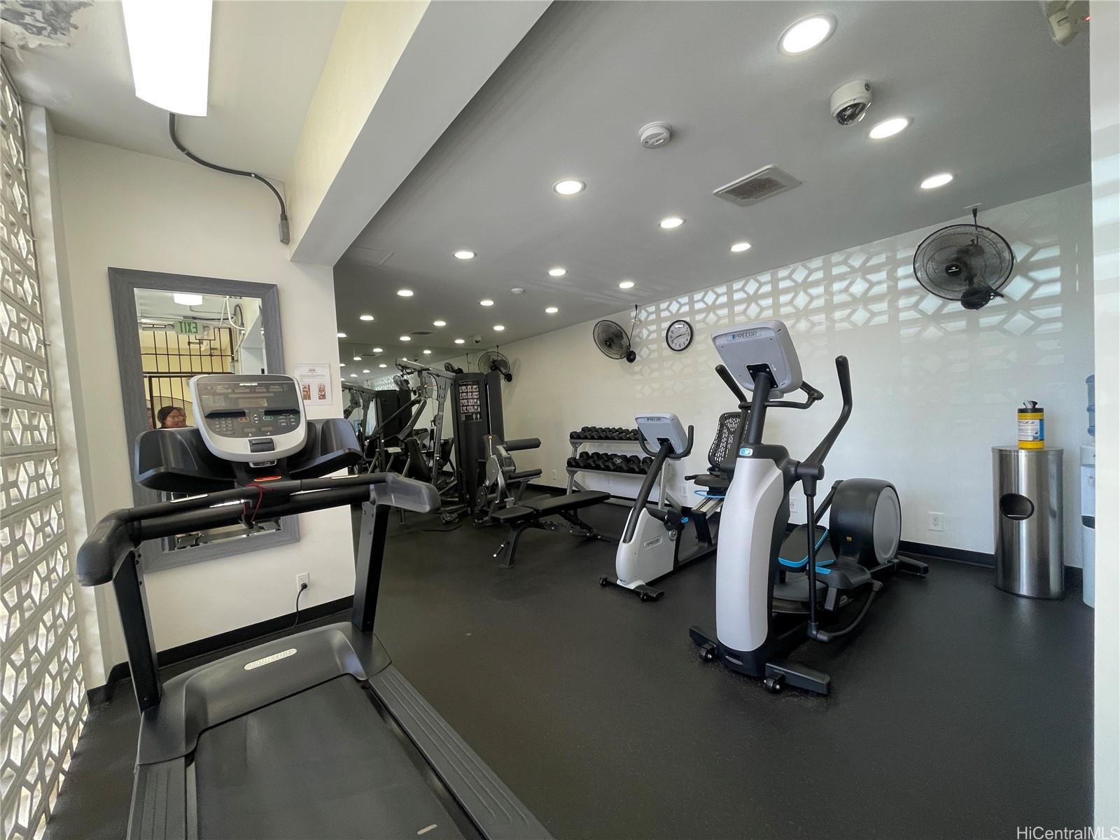 1717 Ala Wai condo # 2107, Honolulu, Hawaii - photo 20 of 21