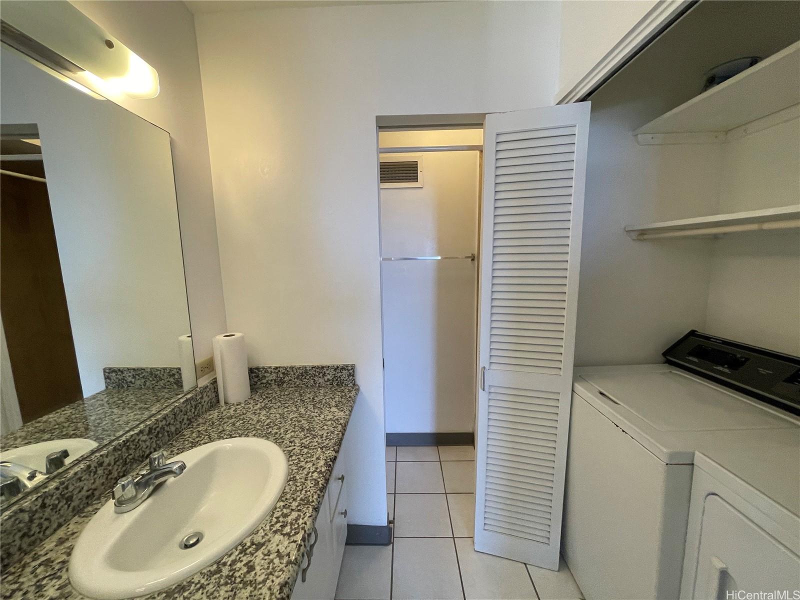 1717 Ala Wai condo # 2107, Honolulu, Hawaii - photo 10 of 21