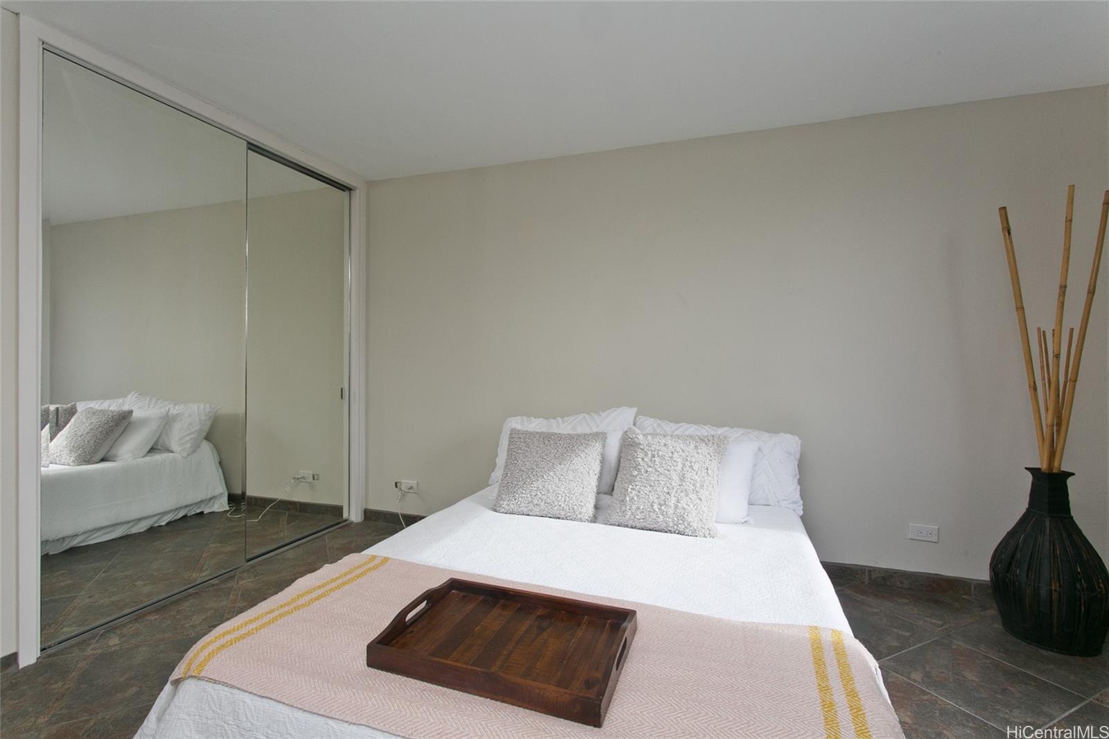 1717 Ala Wai condo # 2209, Honolulu, Hawaii - photo 14 of 24