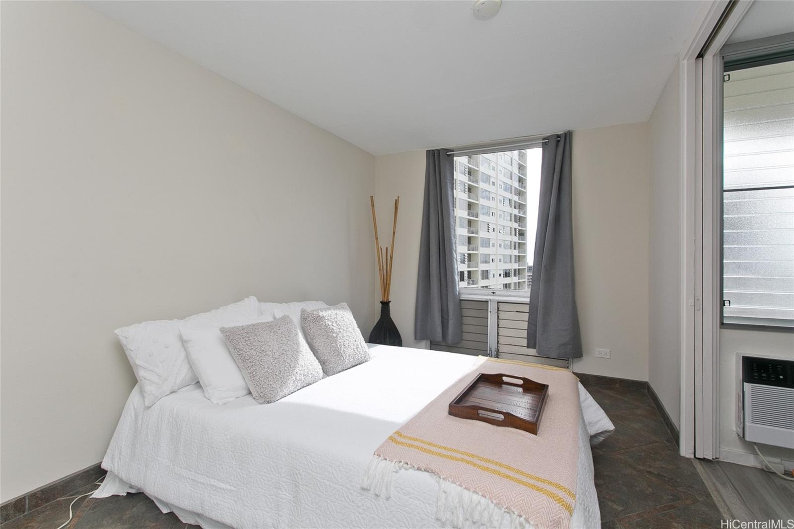 1717 Ala Wai condo # 2209, Honolulu, Hawaii - photo 15 of 24