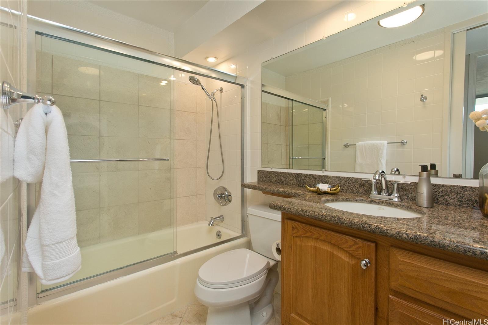 1717 Ala Wai condo # 2209, Honolulu, Hawaii - photo 19 of 24