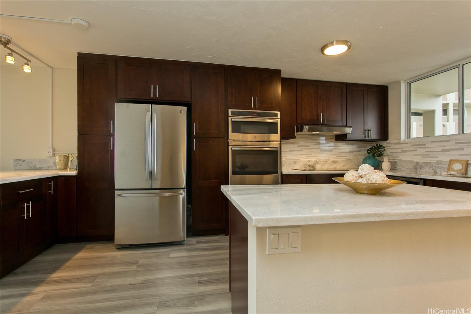 1717 Ala Wai condo # 2209, Honolulu, Hawaii - photo 7 of 24