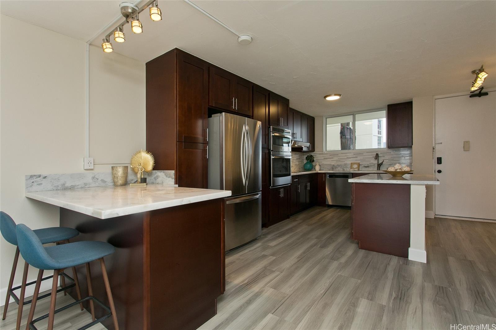 1717 Ala Wai condo # 2209, Honolulu, Hawaii - photo 9 of 24