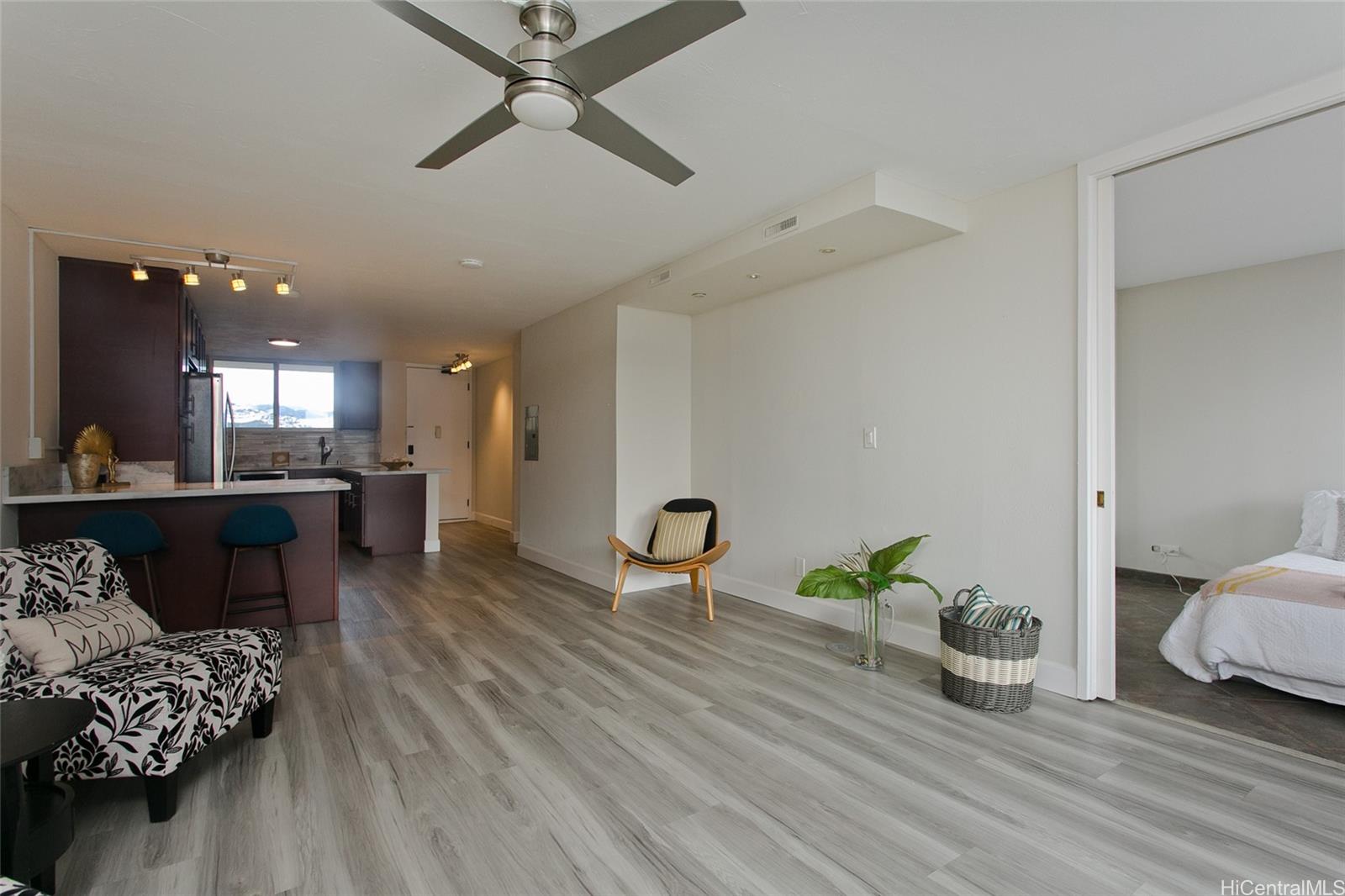 1717 Ala Wai condo # 2209, Honolulu, Hawaii - photo 10 of 24