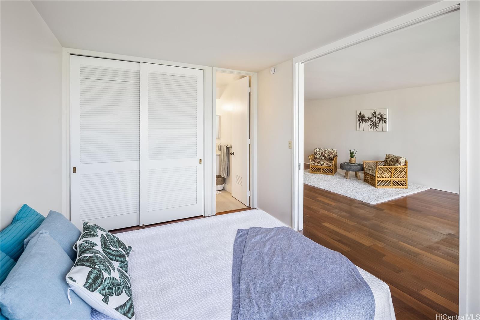 1717 Ala Wai condo # 2305, Honolulu, Hawaii - photo 10 of 25