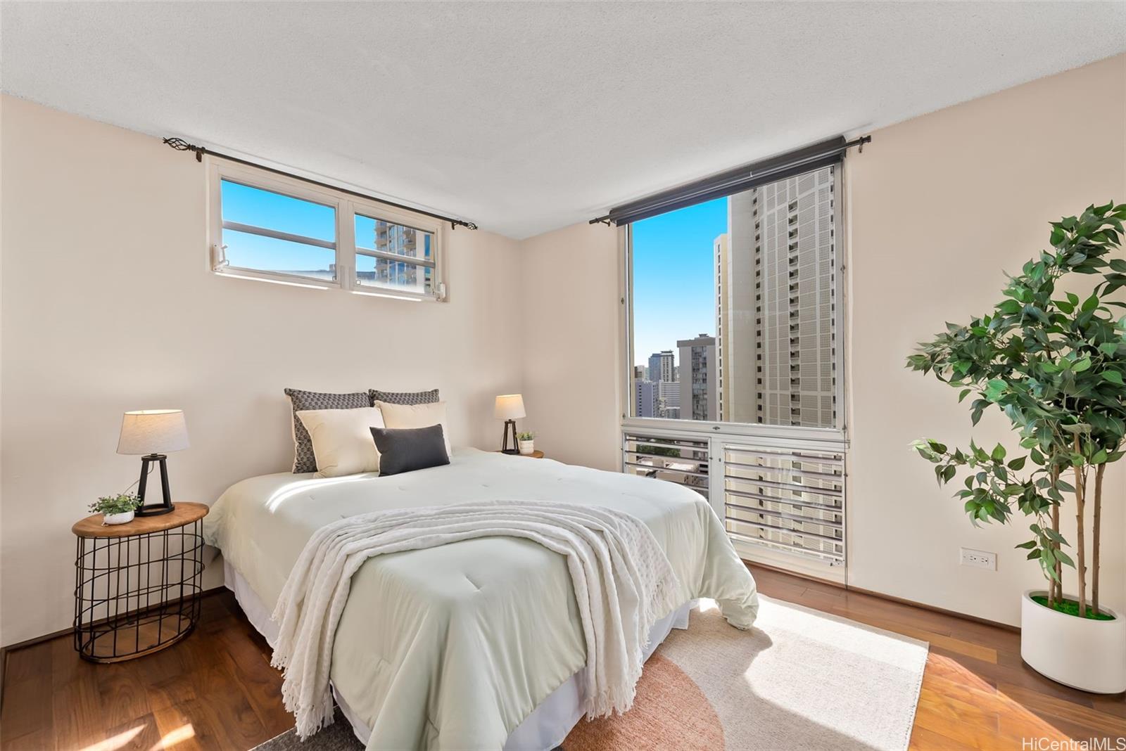 1717 Ala Wai condo # 2310, Honolulu, Hawaii - photo 11 of 23