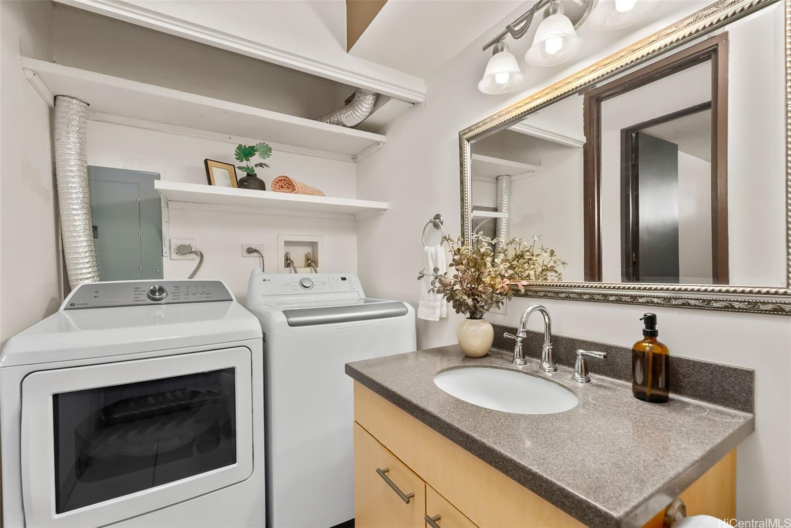 1717 Ala Wai condo # 2310, Honolulu, Hawaii - photo 14 of 23