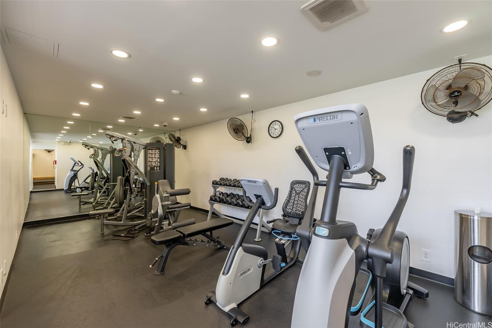 1717 Ala Wai condo # 2310, Honolulu, Hawaii - photo 18 of 23