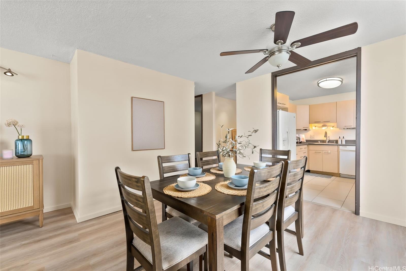 1717 Ala Wai condo # 2310, Honolulu, Hawaii - photo 5 of 23