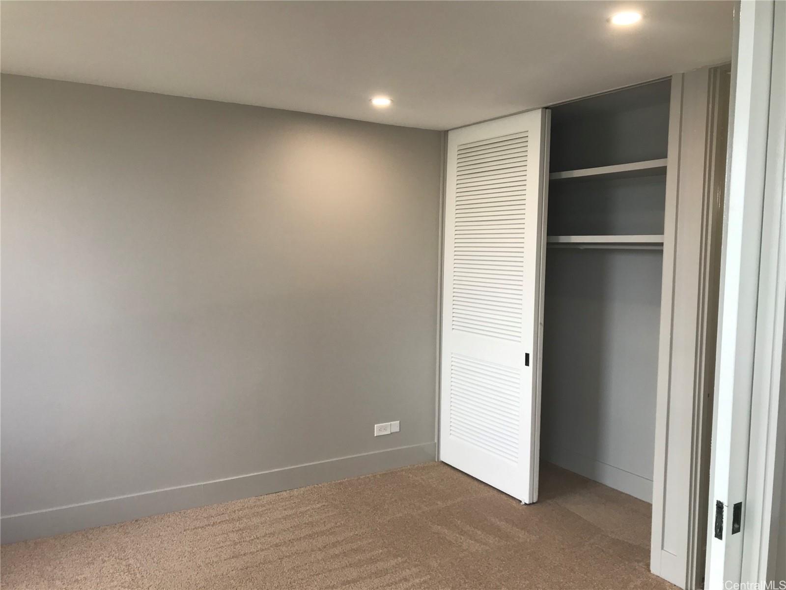 1717 Ala Wai Blvd Honolulu - Rental - photo 5 of 16