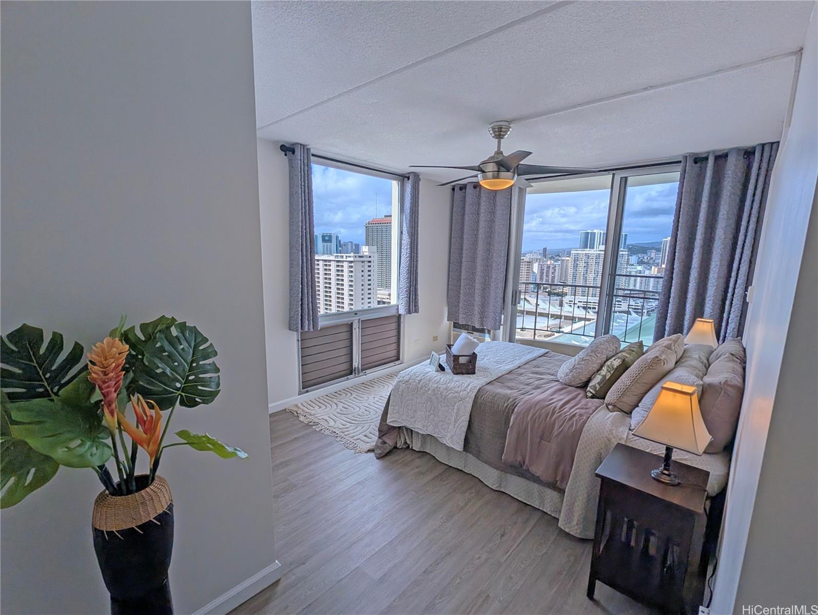 1717 Ala Wai condo # 2606, Honolulu, Hawaii - photo 8 of 23